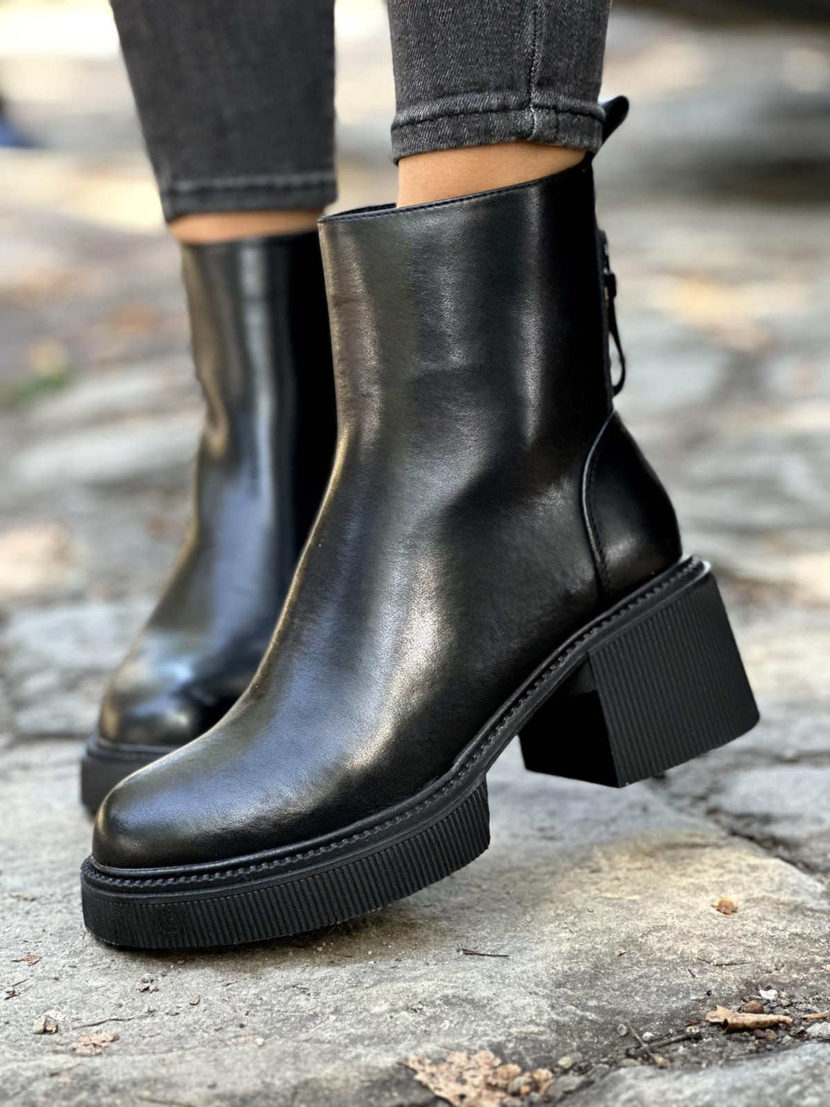 Botki wykonane ze skóry naturalnej