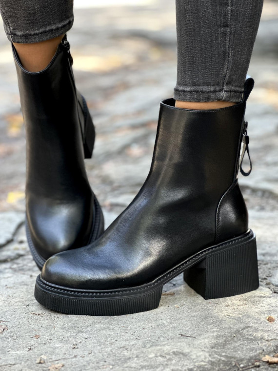 Botki wykonane ze skóry naturalnej