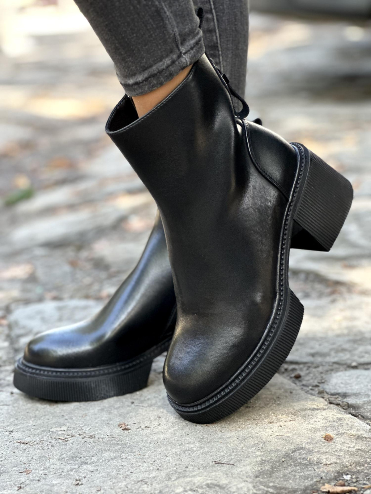 Botki wykonane ze skóry naturalnej