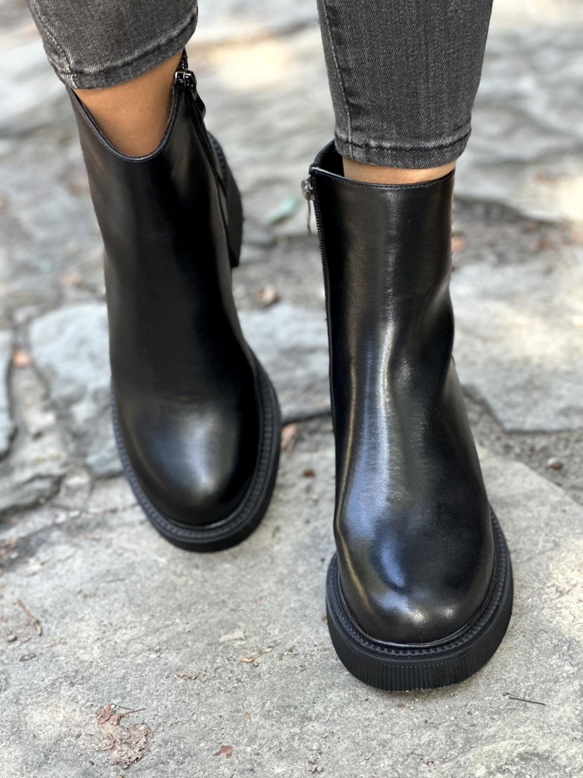 Botki wykonane ze skóry naturalnej