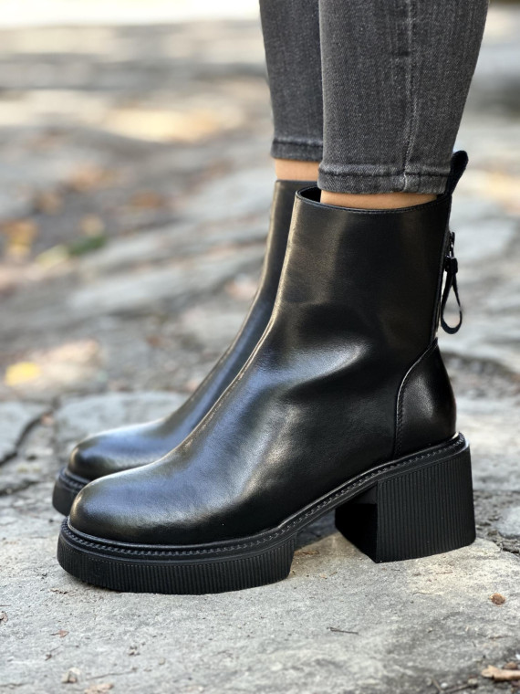 Botki wykonane ze skóry naturalnej