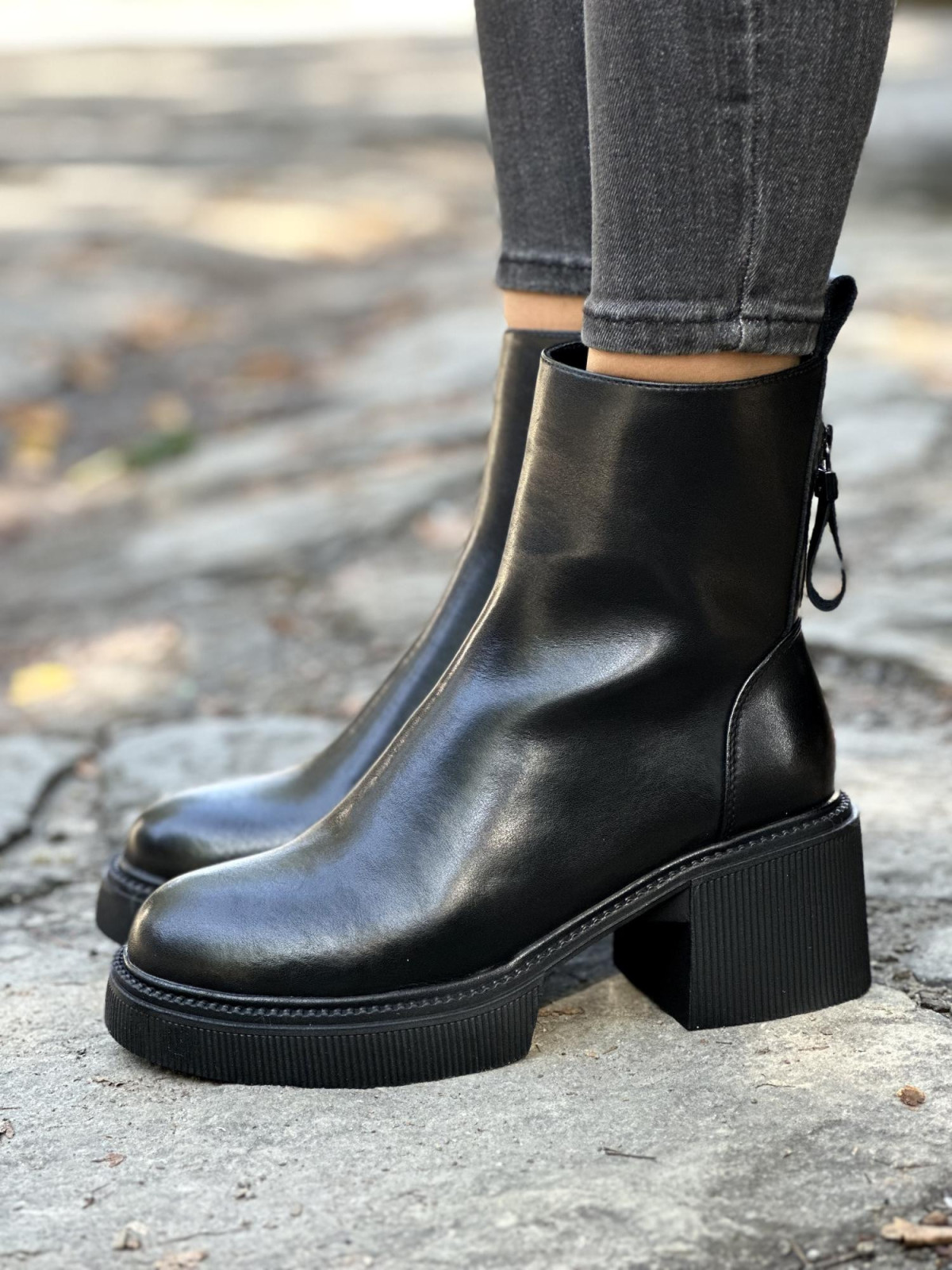 Botki wykonane ze skóry naturalnej