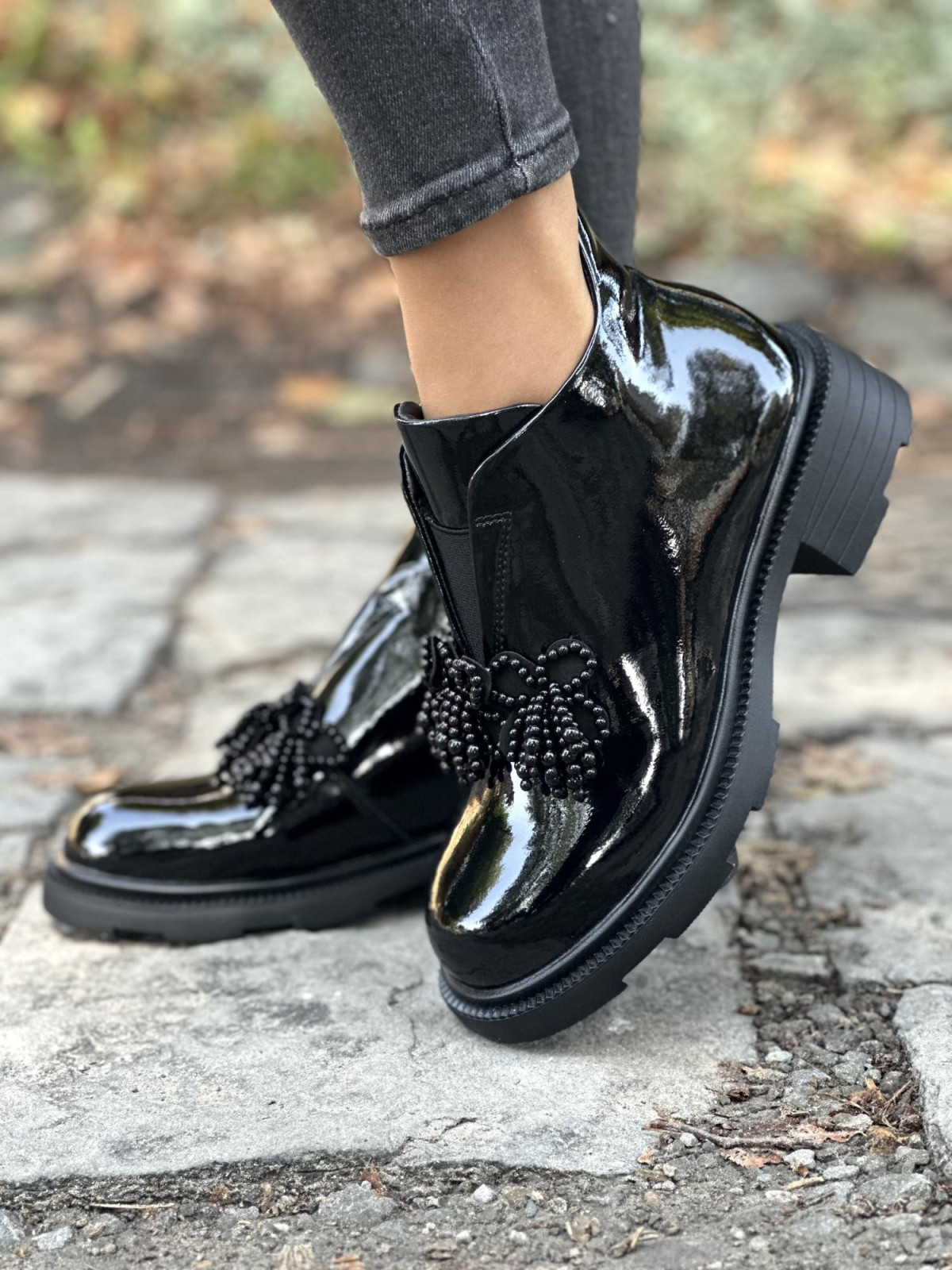 Stylowe botki wykonane ze skóry naturalnej