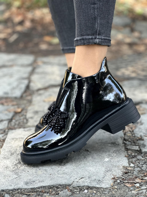 Stylowe botki wykonane ze skóry naturalnej