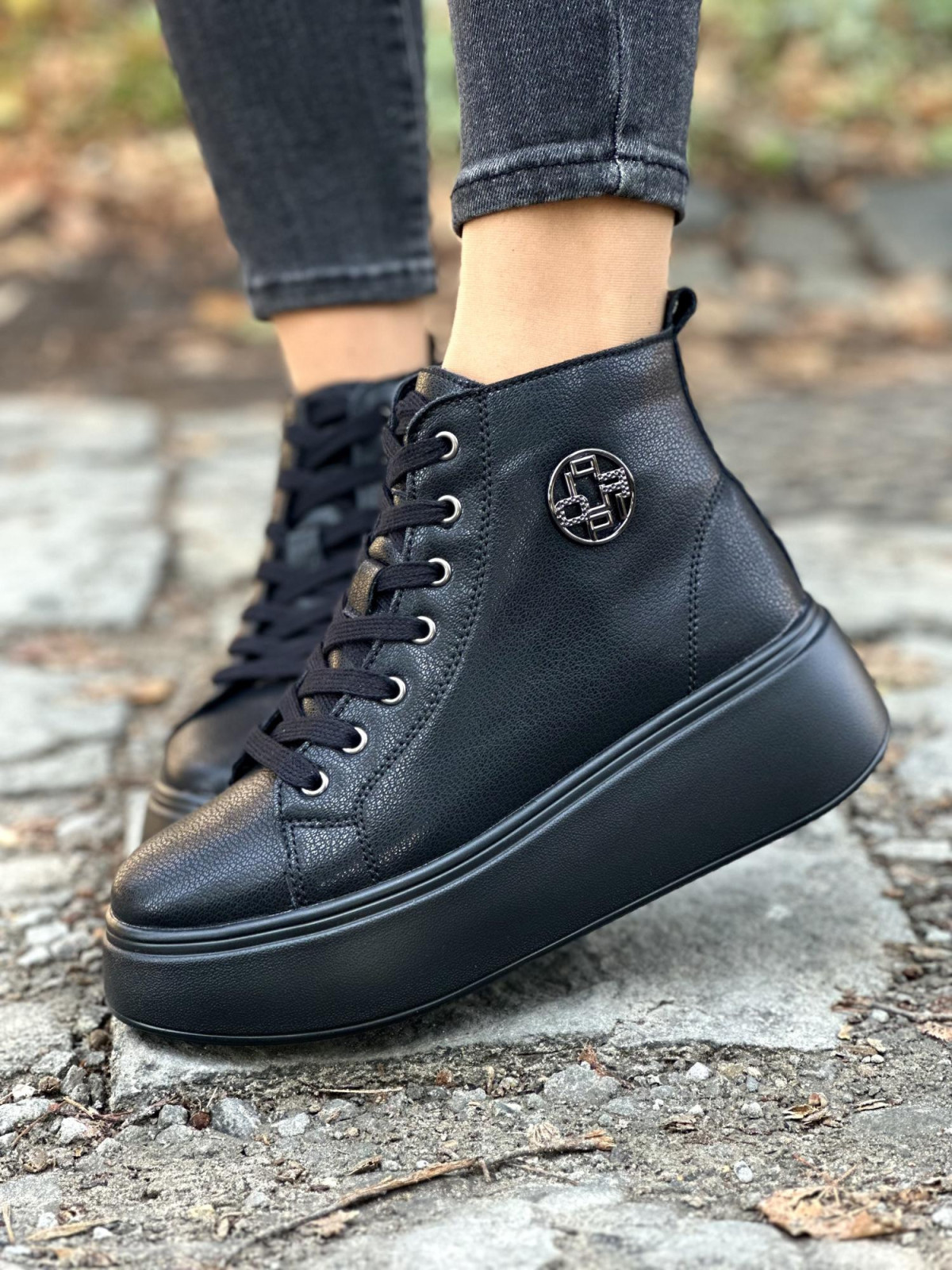 Wyjątkowe botki wykonane ze skóry naturalnej