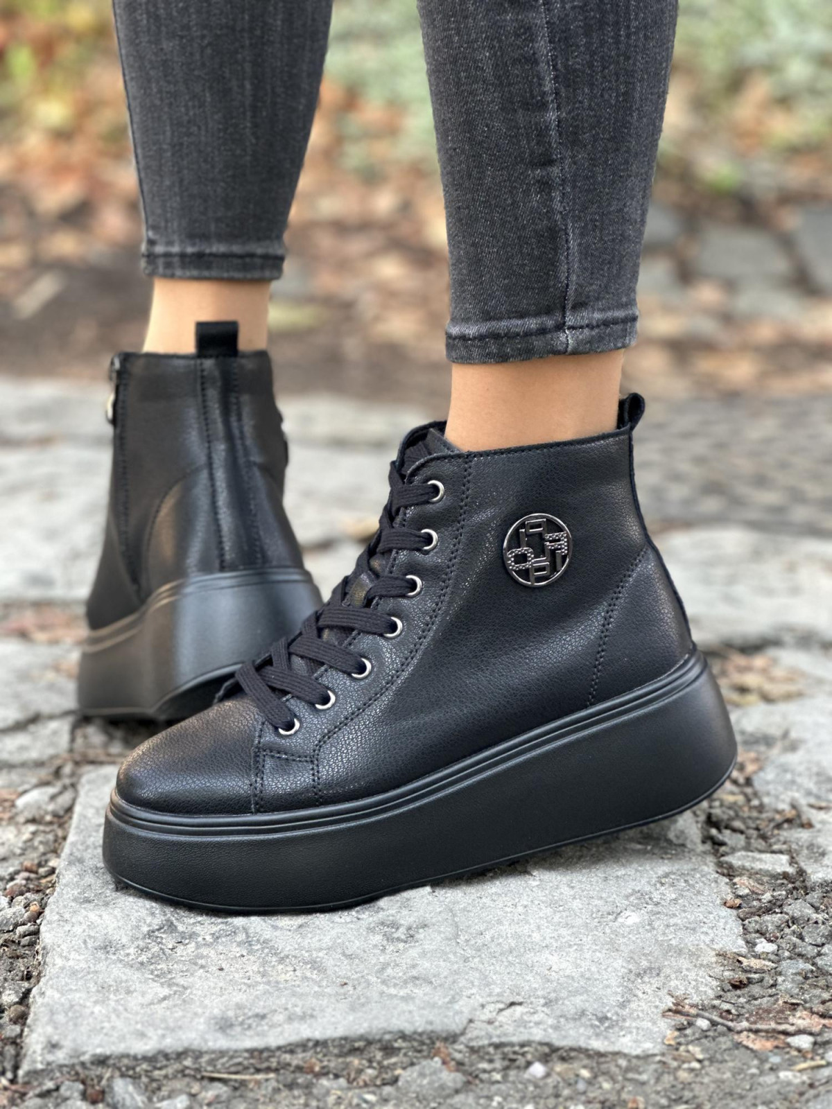 Wyjątkowe botki wykonane ze skóry naturalnej