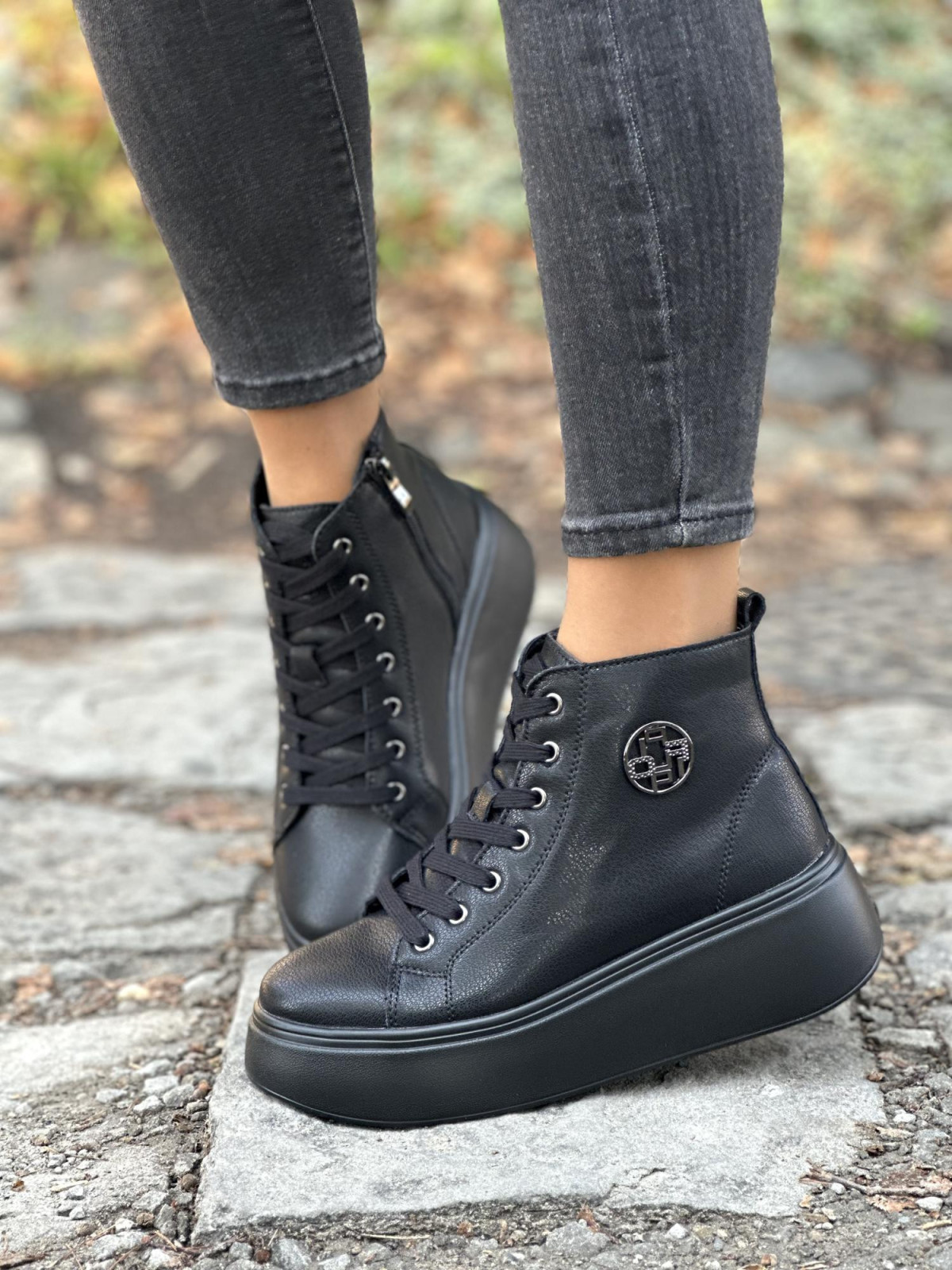 Wyjątkowe botki wykonane ze skóry naturalnej