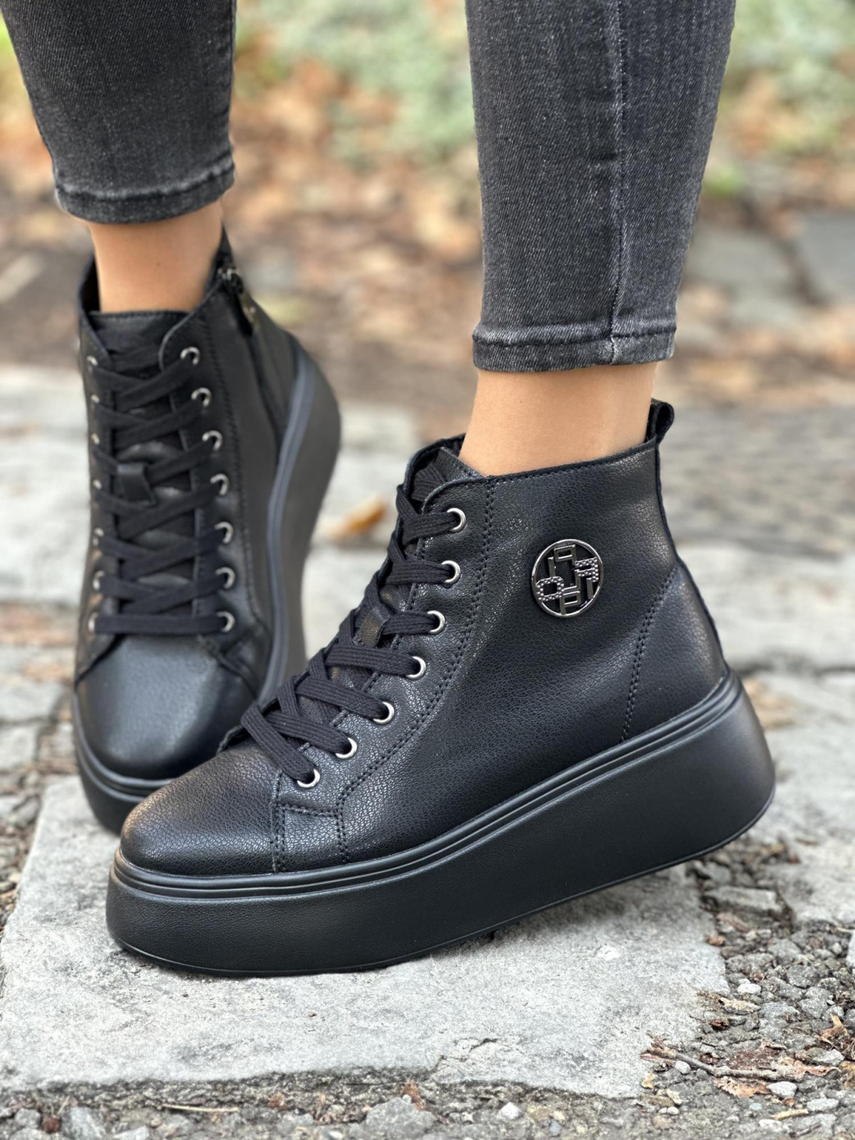 Wyjątkowe botki wykonane ze skóry naturalnej