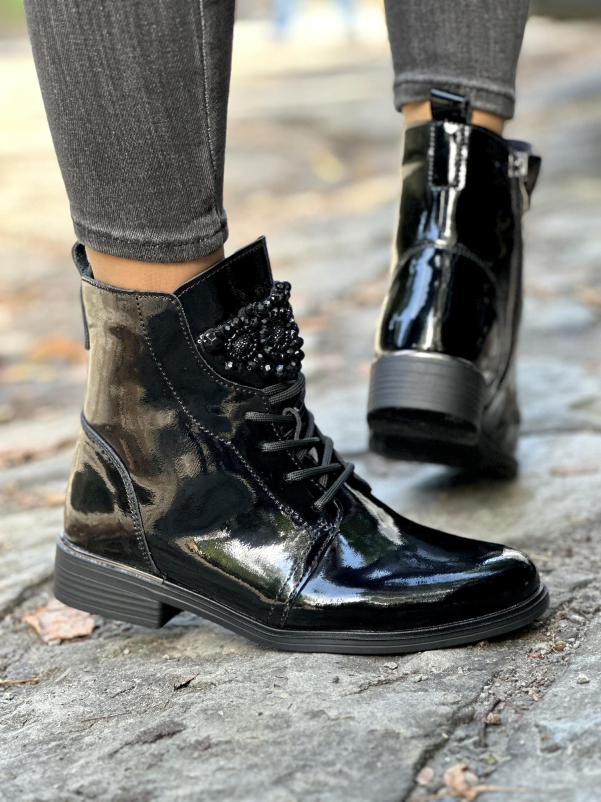 Eleganckie botki wykonane ze skóry naturalnej