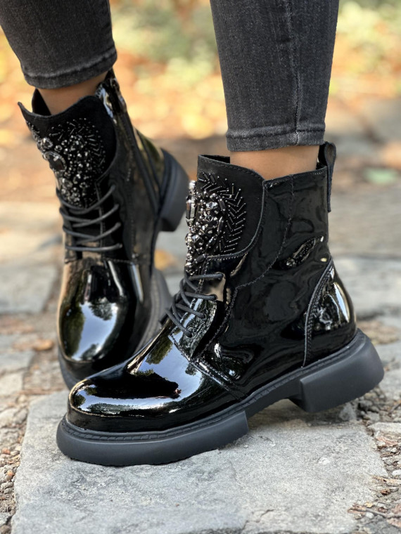 Eleganckie i efektowne botki ze skóry naturalnej