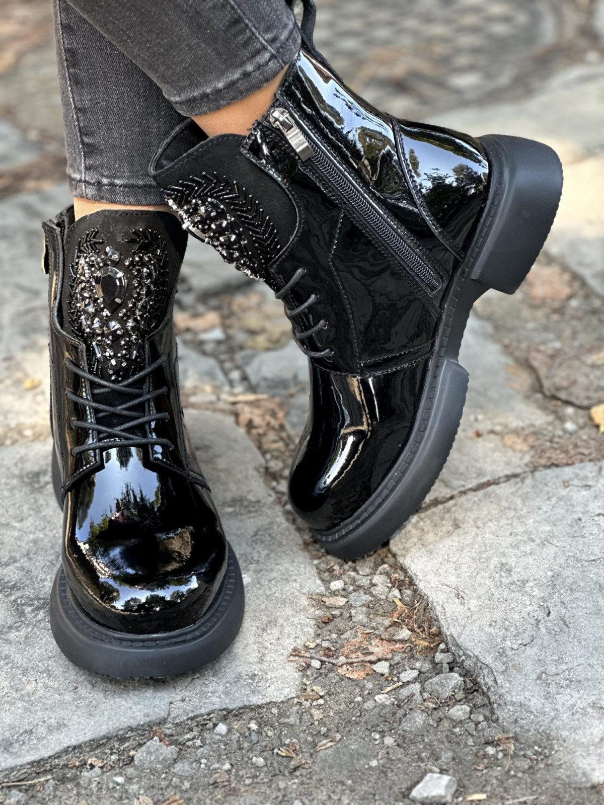 Eleganckie i efektowne botki ze skóry naturalnej