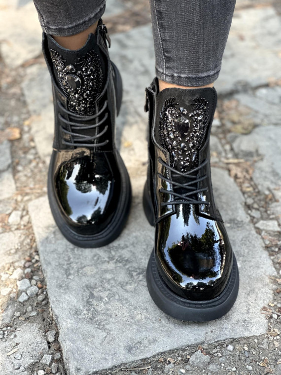 Eleganckie i efektowne botki ze skóry naturalnej