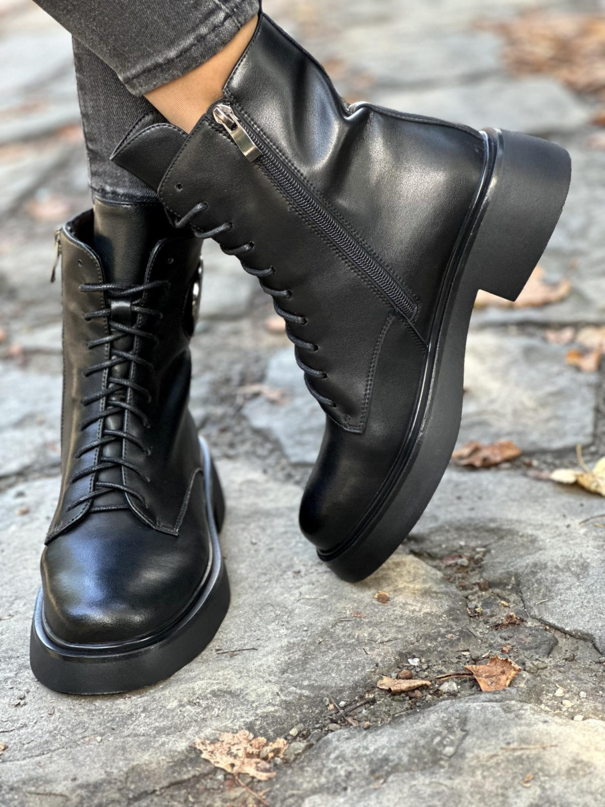 Botki wykonane ze skóry naturalnej