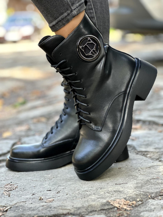 Botki wykonane ze skóry naturalnej