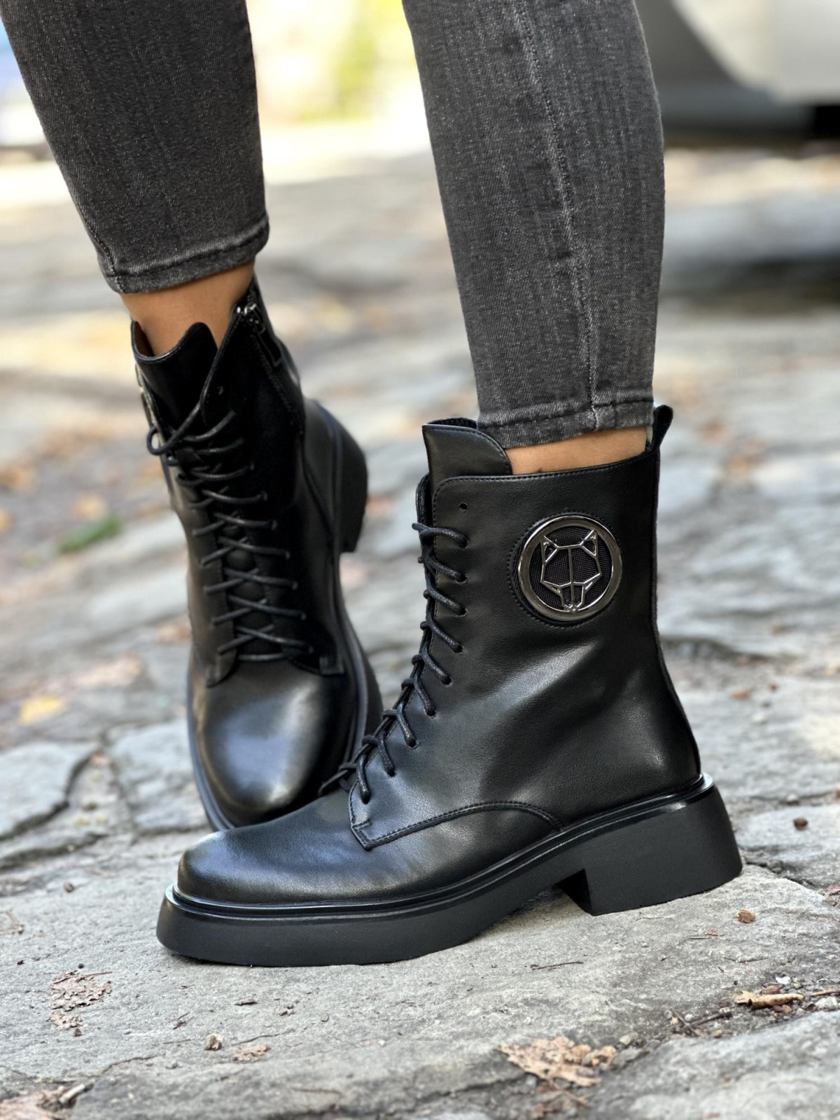 Botki wykonane ze skóry naturalnej