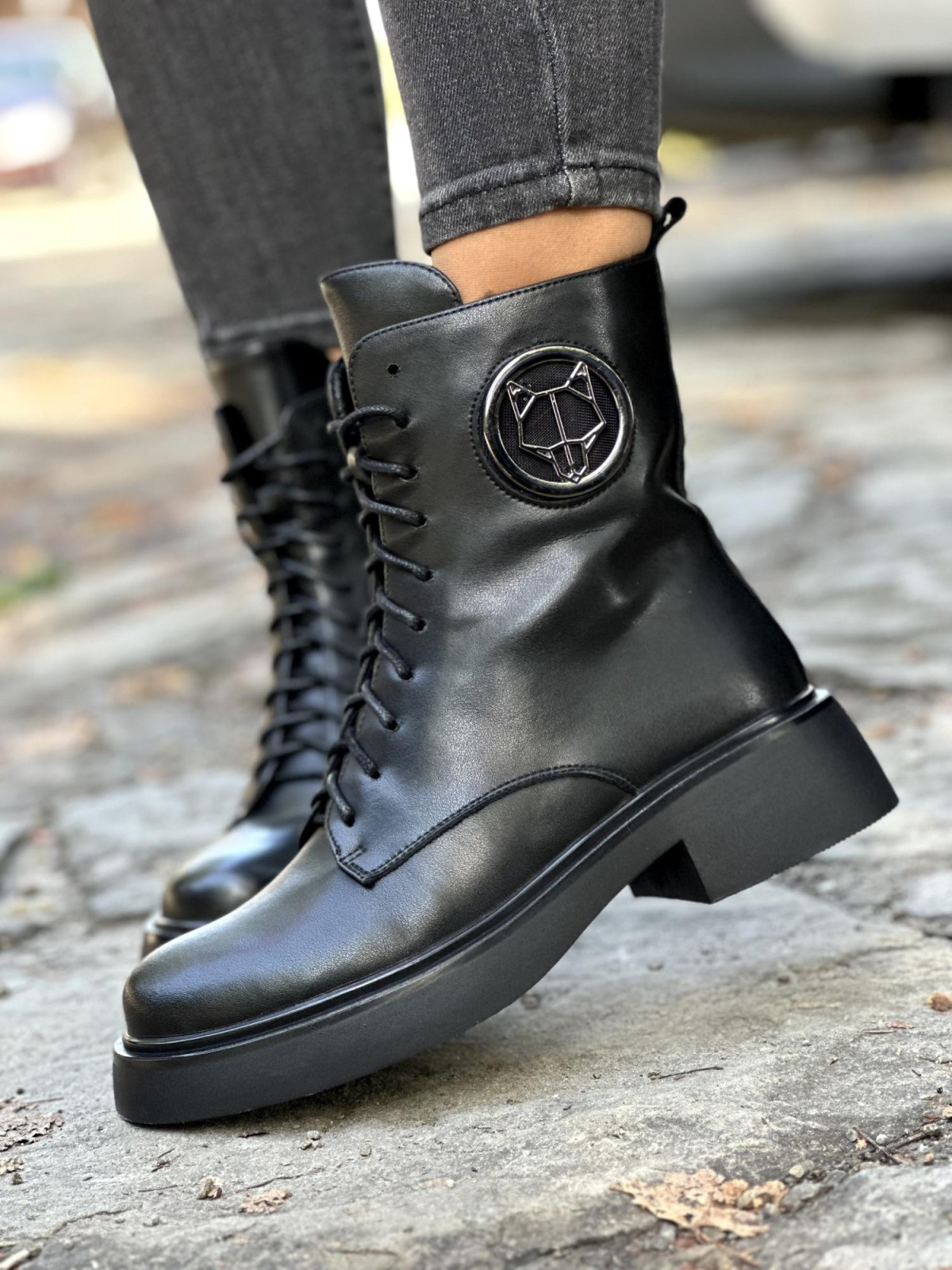 Botki wykonane ze skóry naturalnej