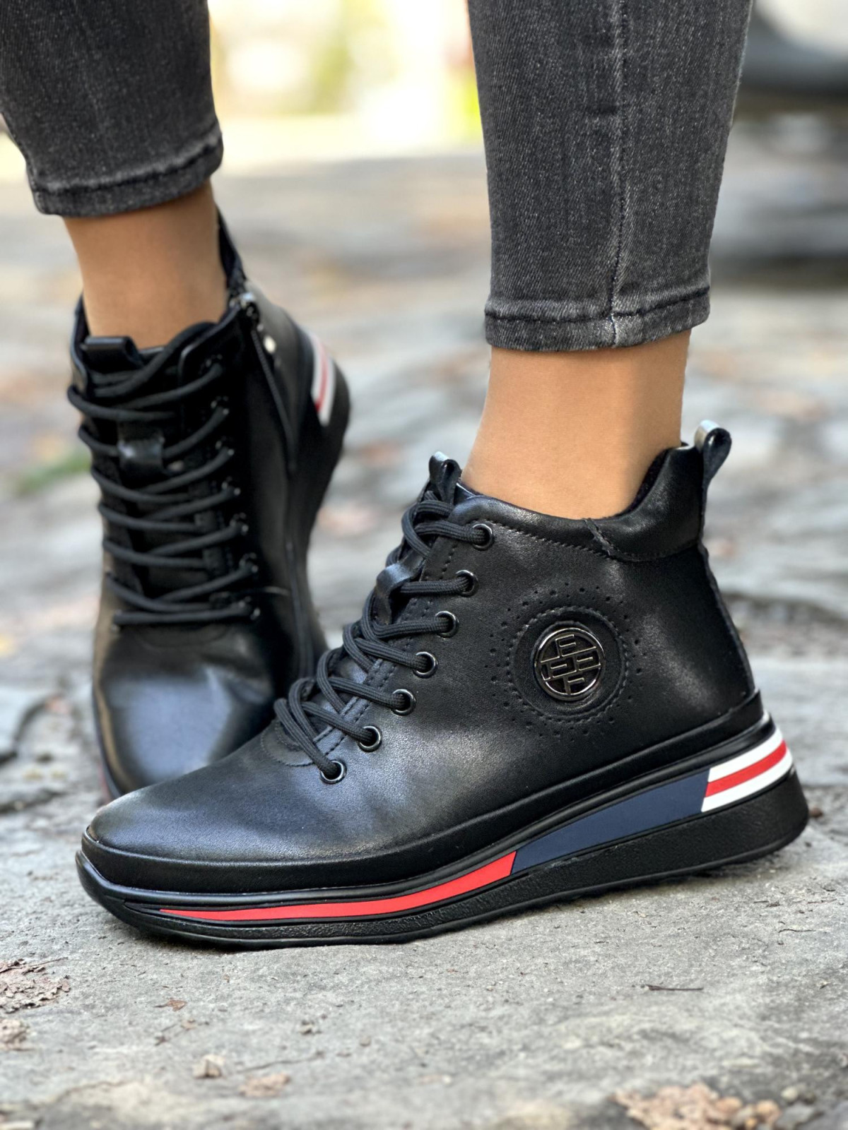 Sneakersy wykonane ze skóry naturalnej