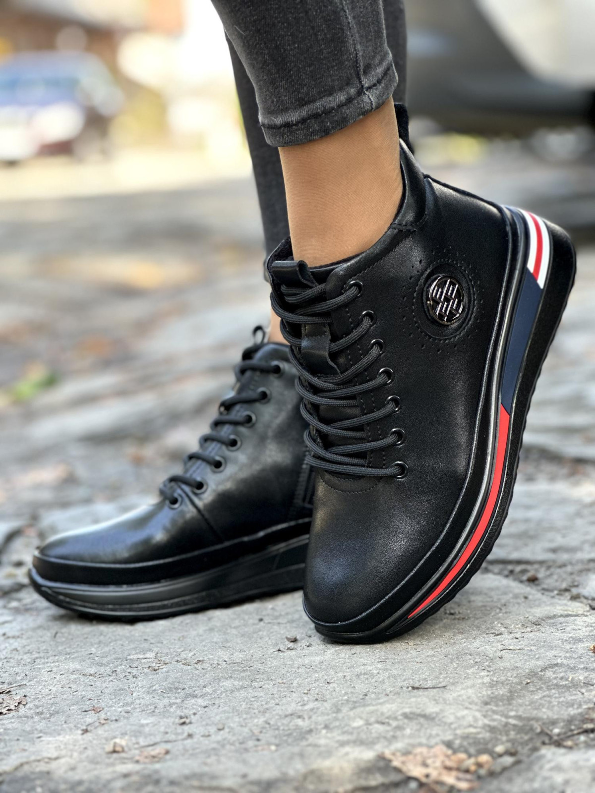 Sneakersy wykonane ze skóry naturalnej