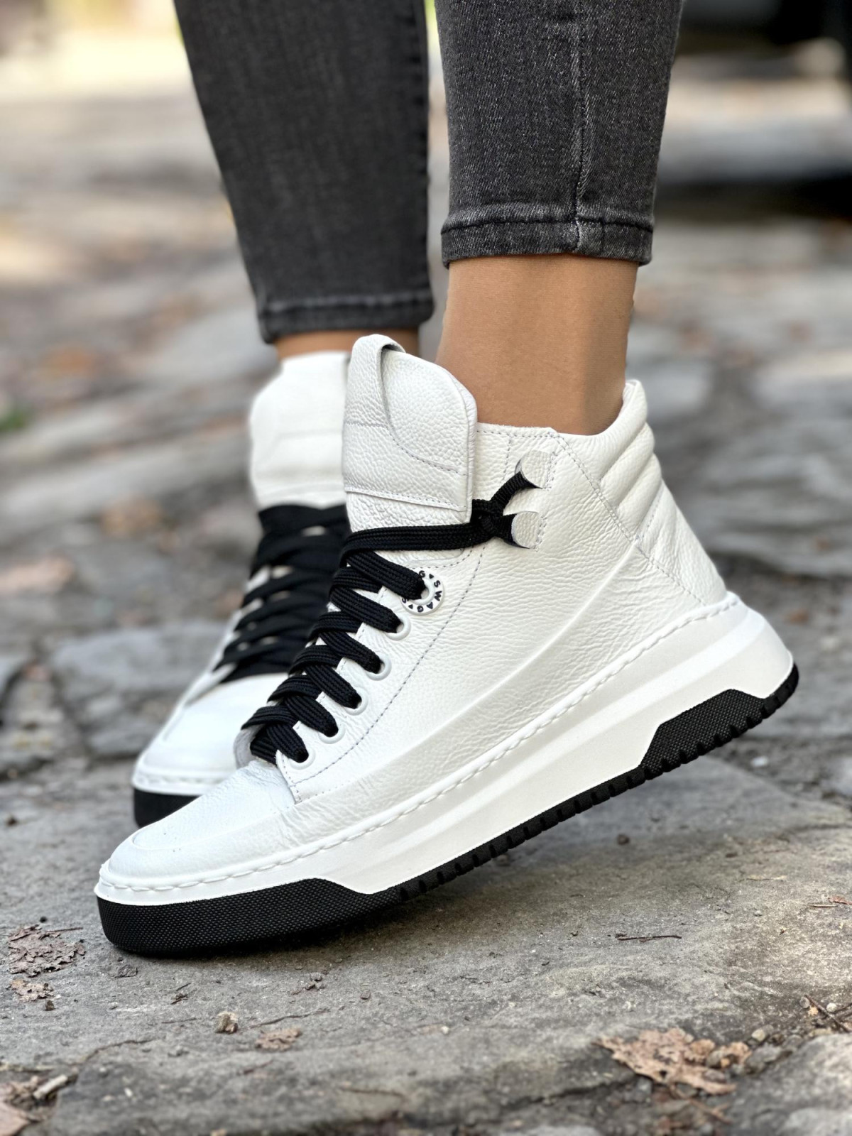 Białe trampki OLEKSY ze skóry Polskiej produkcji