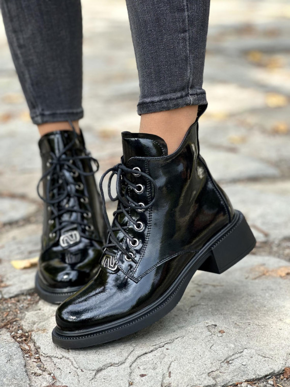 Botki wykonane ze skóry naturalnej