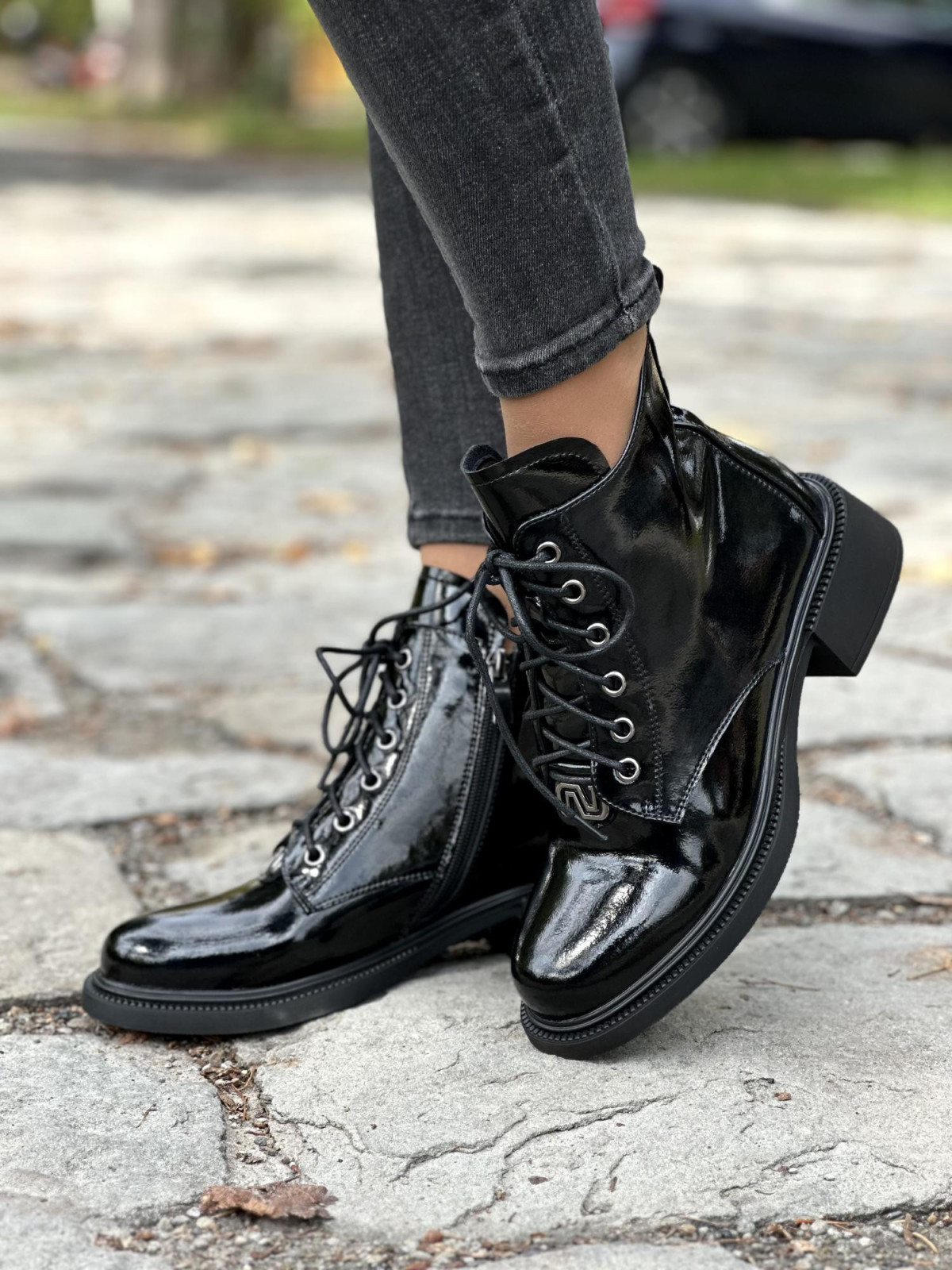 Botki wykonane ze skóry naturalnej