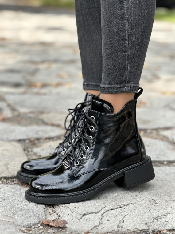 Botki wykonane ze skóry naturalnej