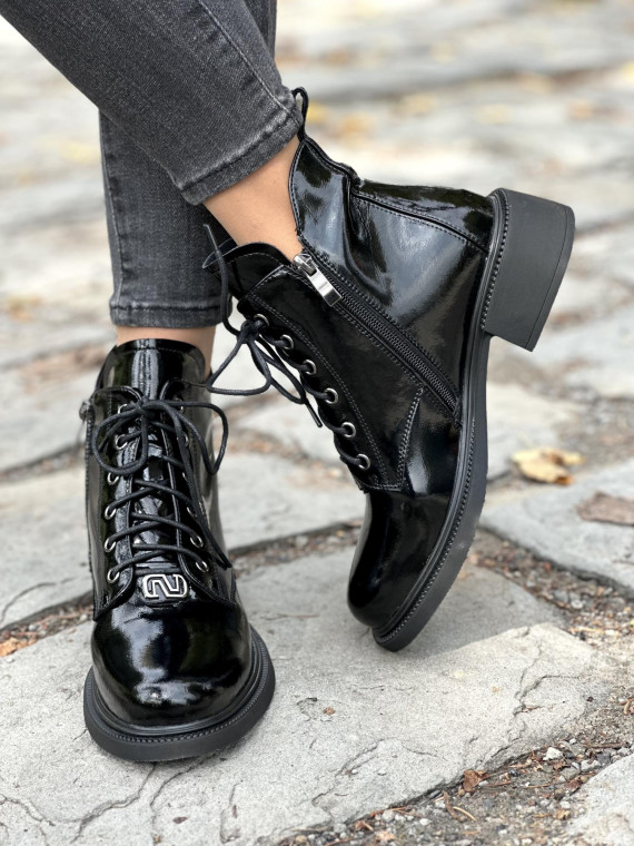 Botki wykonane ze skóry naturalnej