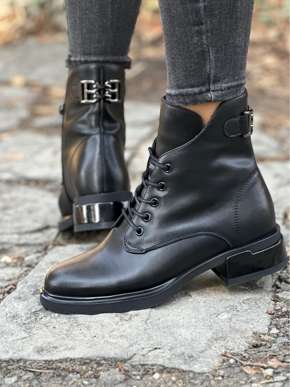 Botki wykonane ze skóry naturalnej