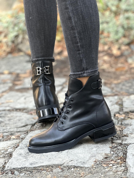 Botki wykonane ze skóry naturalnej