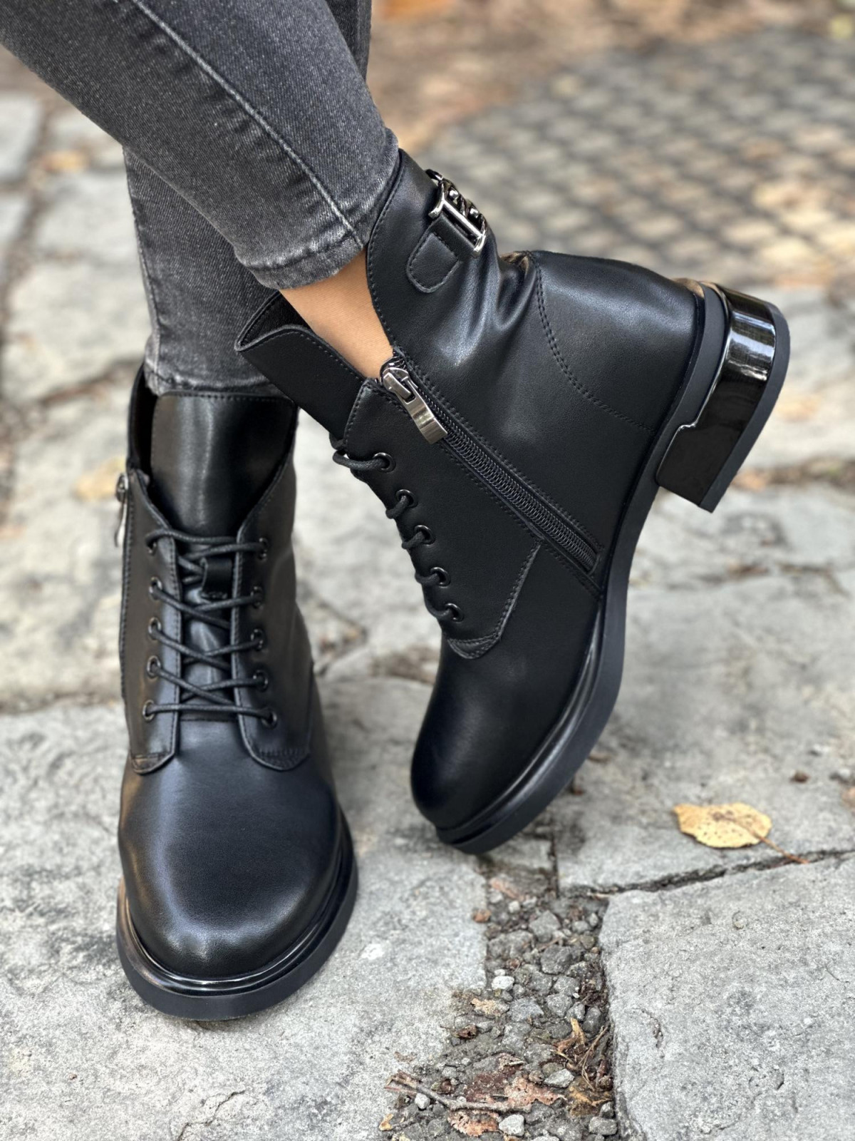 Botki wykonane ze skóry naturalnej