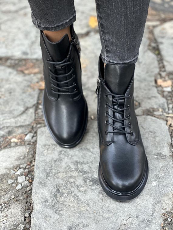 Botki wykonane ze skóry naturalnej