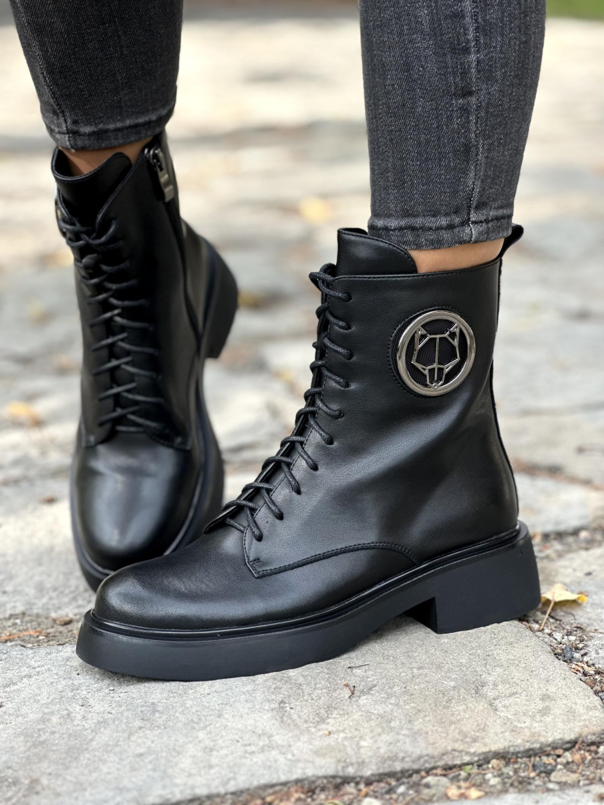 Wyjątkowe botki wykonane ze skóry naturalnej