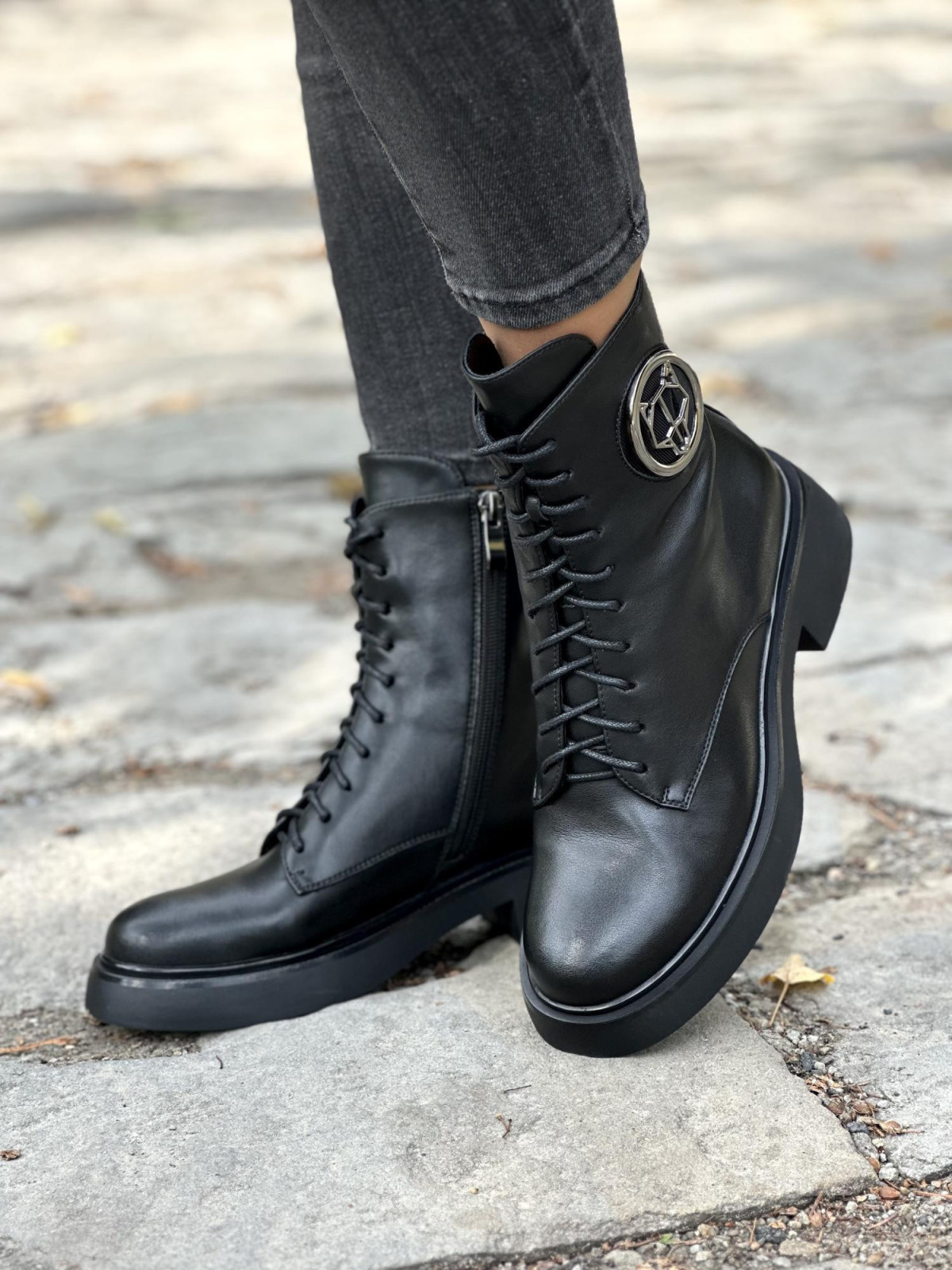 Wyjątkowe botki wykonane ze skóry naturalnej