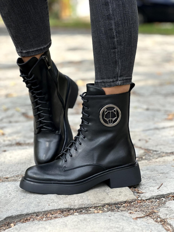 Wyjątkowe botki wykonane ze skóry naturalnej