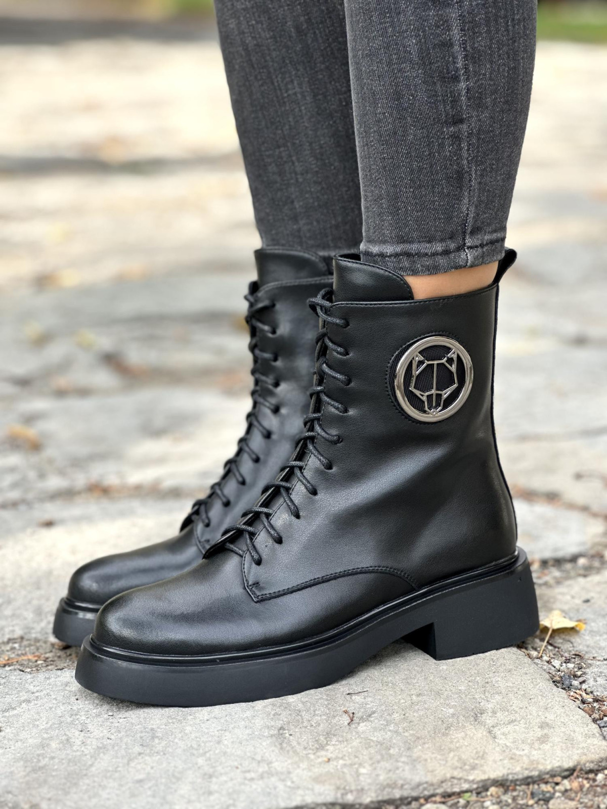 Wyjątkowe botki wykonane ze skóry naturalnej