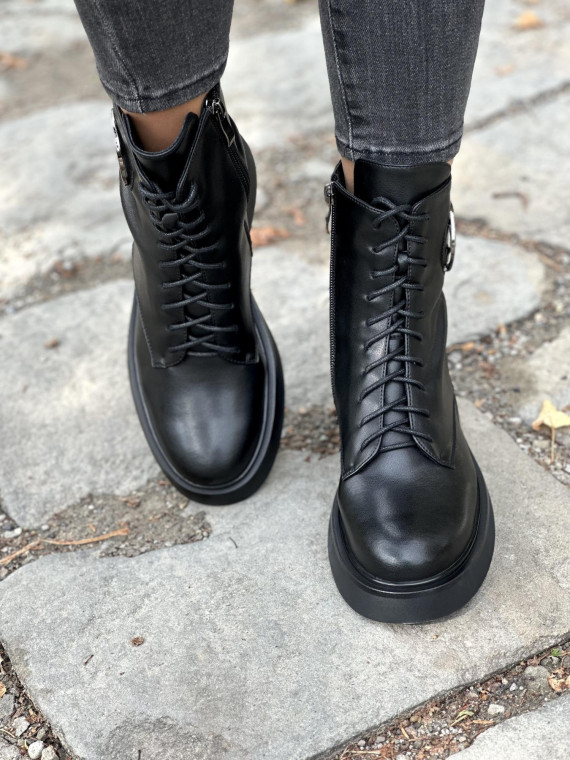 Wyjątkowe botki wykonane ze skóry naturalnej