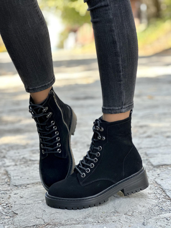 Czarne trapery ze skóry naturalnej