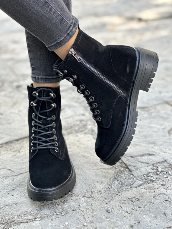 Czarne trapery ze skóry naturalnej