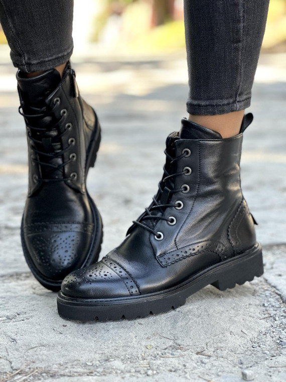 Stylowe botki wykonane ze skóry naturalnej