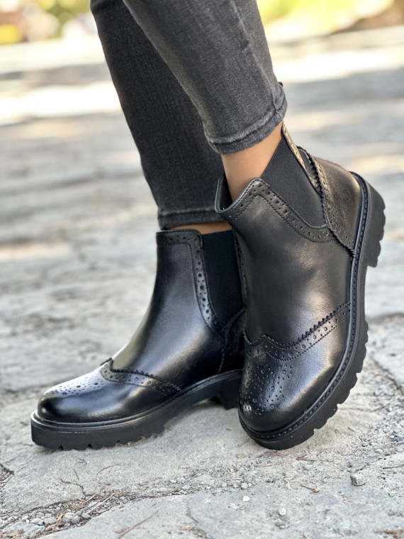 Eleganckie botki wykonane ze skóry naturalnej
