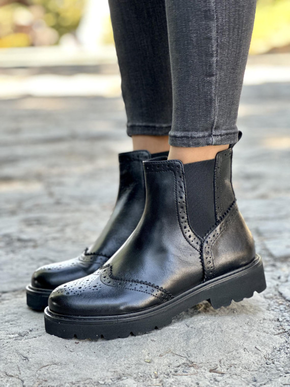 Eleganckie botki wykonane ze skóry naturalnej