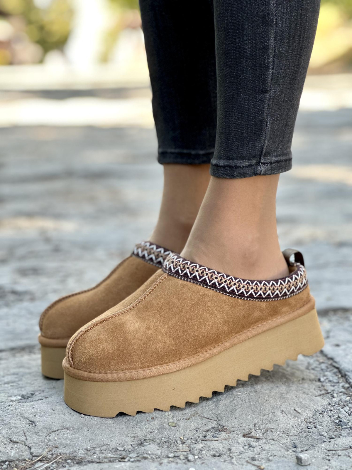 Ciepłe śniegowce wykonane ze skóry naturalnej