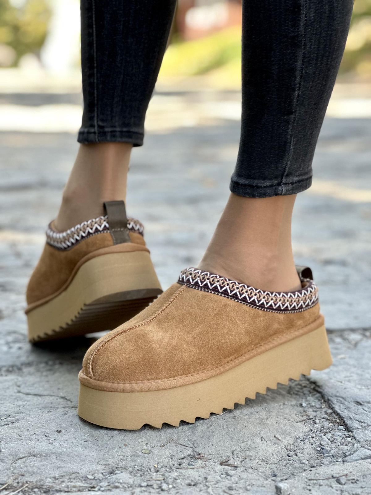 Ciepłe śniegowce wykonane ze skóry naturalnej