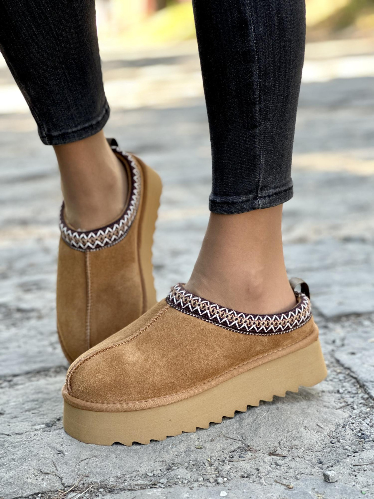 Ciepłe śniegowce wykonane ze skóry naturalnej