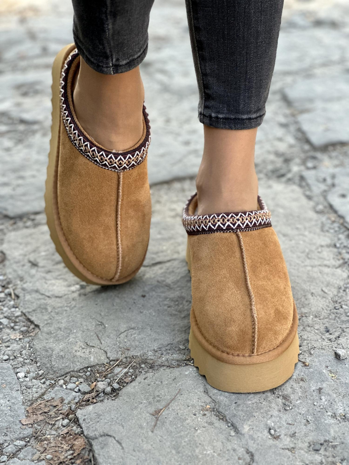 Ciepłe śniegowce wykonane ze skóry naturalnej