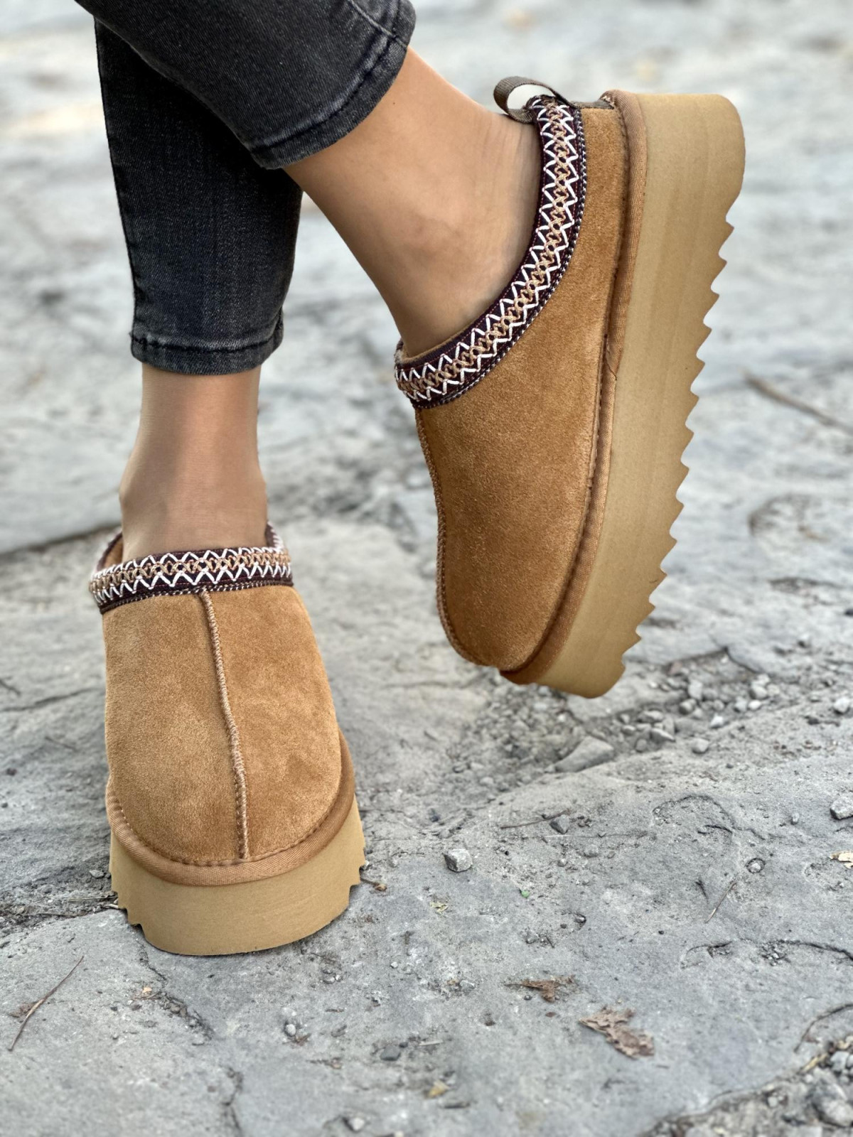 Ciepłe śniegowce wykonane ze skóry naturalnej