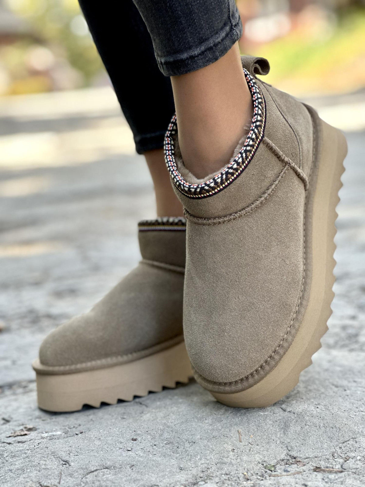 Śniegowce ze skóry naturalnej