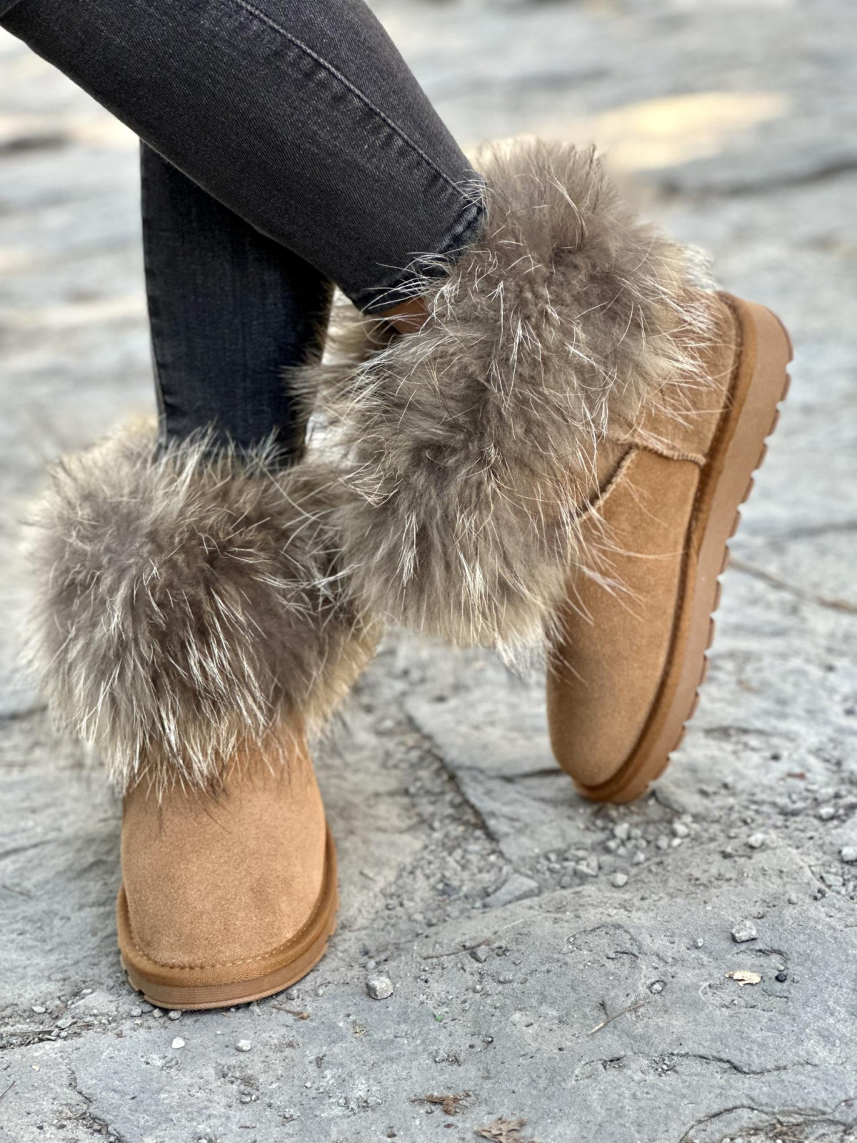 Ciepłe śniegowce wykonane ze skóry naturalnej