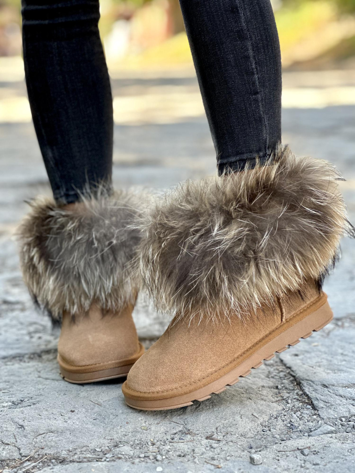 Ciepłe śniegowce wykonane ze skóry naturalnej