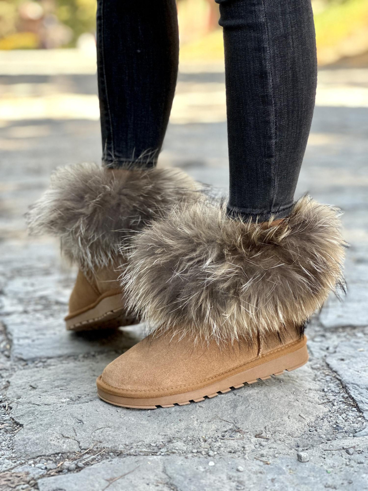 Ciepłe śniegowce wykonane ze skóry naturalnej